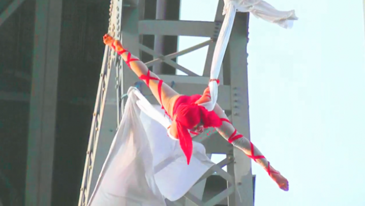 Aerialist performs 285ft above NYC bridge new york, travel to new york