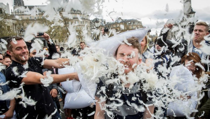 Massive Pillow fight in New York City new york, offbeat guide to new york travel