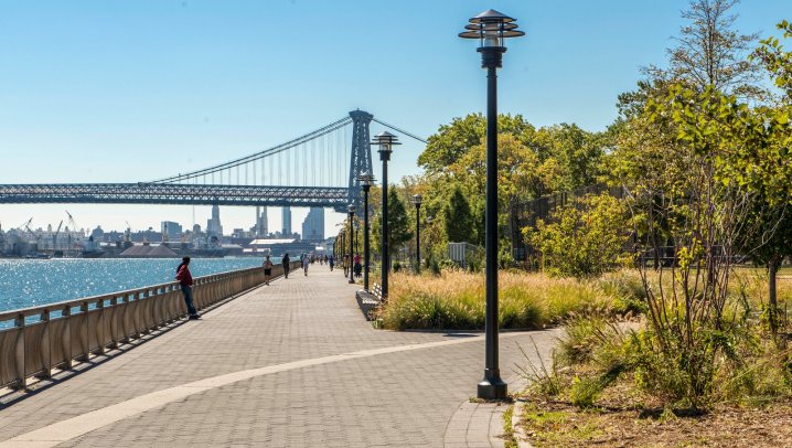 A 90-Minute Waterfront Walk new york, travel to new york